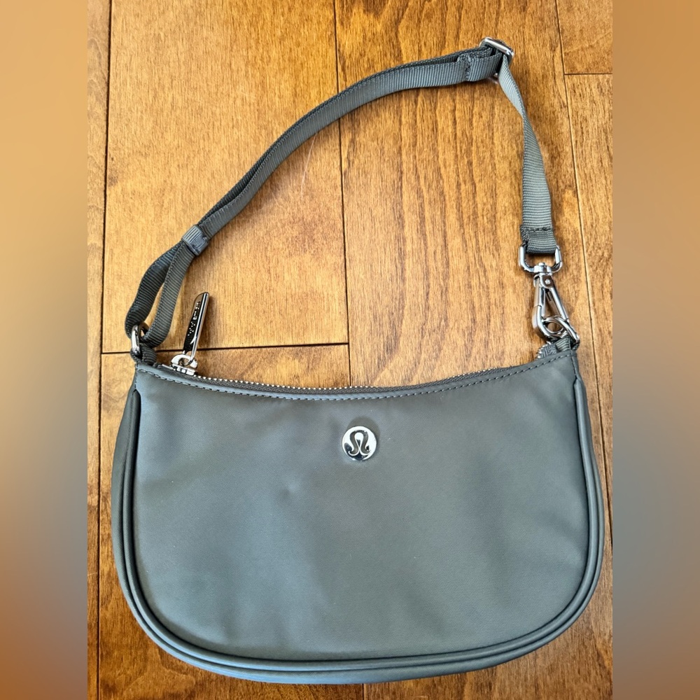 LULULEMON - Green Shoulder Bag